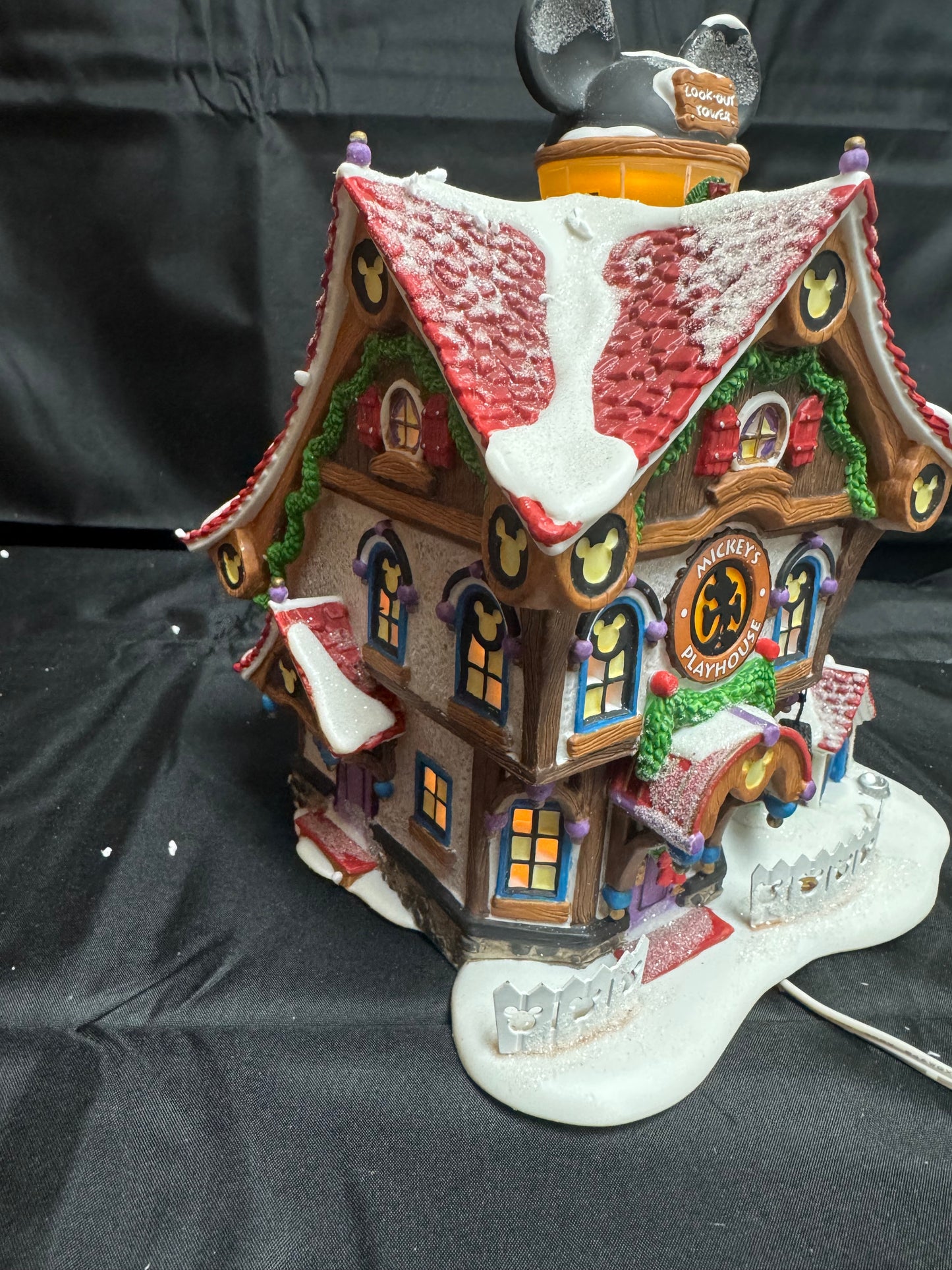 Mickey’s North Pole Holiday House - Read Description