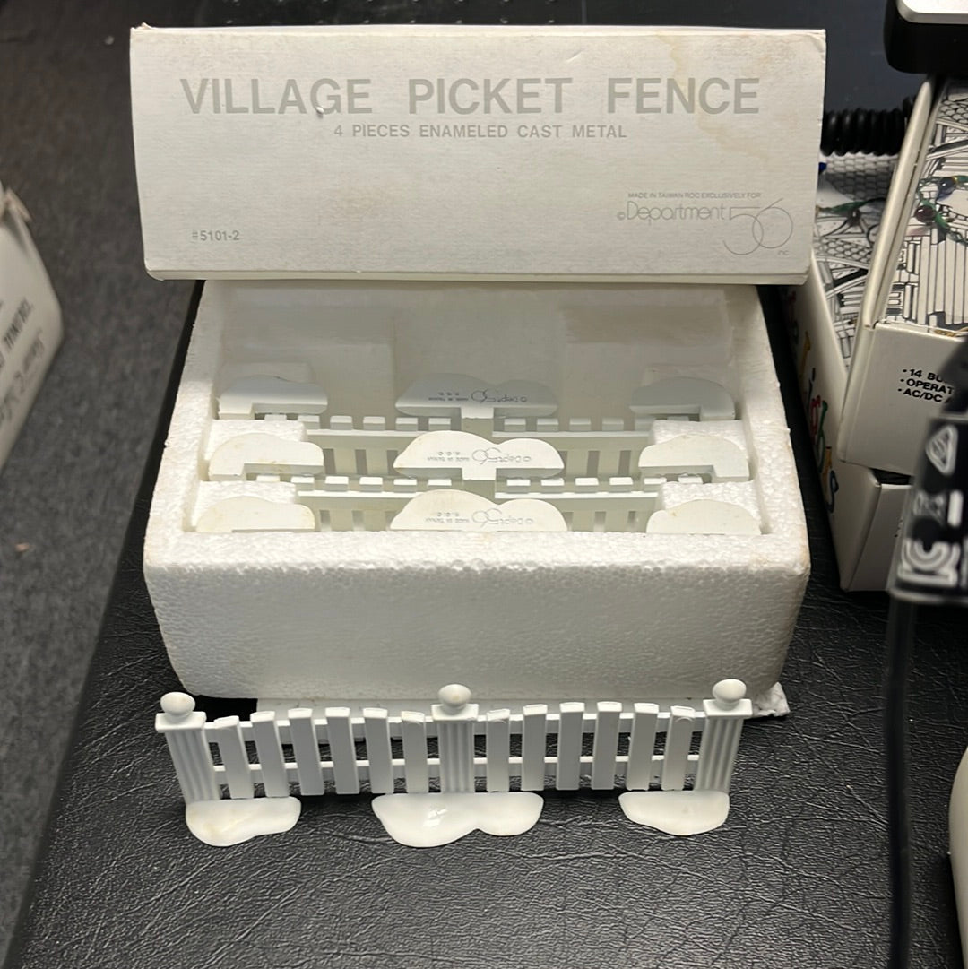 Village Picket Fence 4 Pieces Enameled Cast Metal