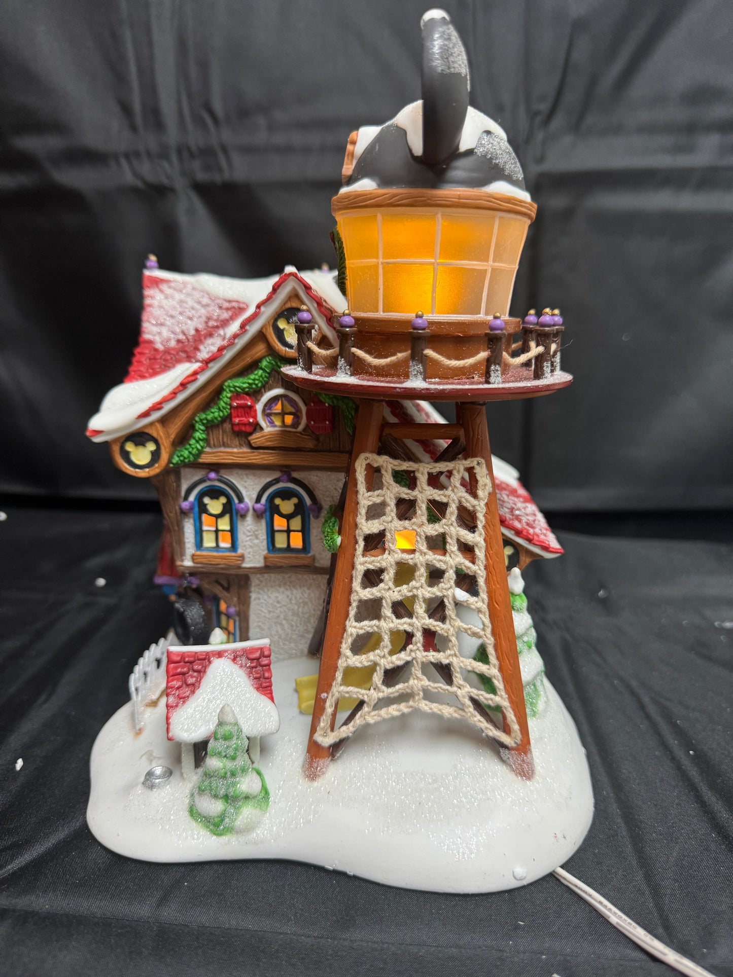 Mickey’s North Pole Holiday House - Read Description
