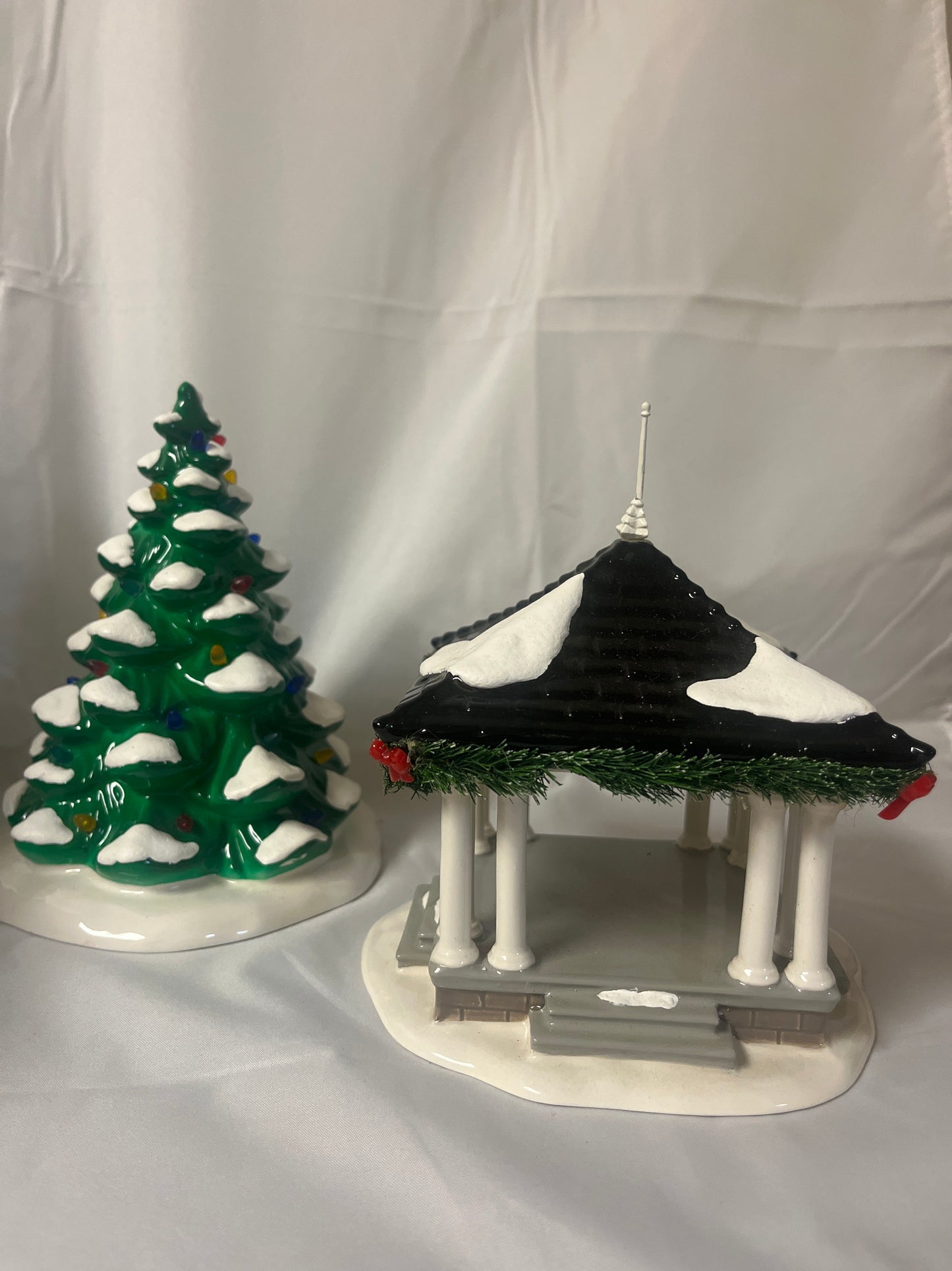 Town Square Tree And Gazebo- As is