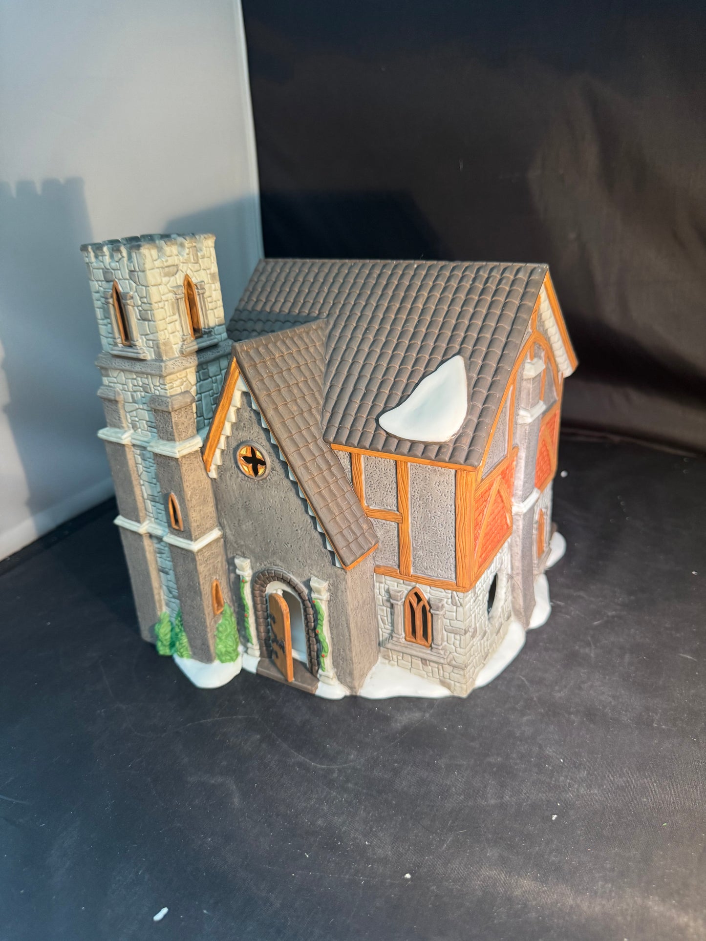 Whittlesbourne Church - Read Description