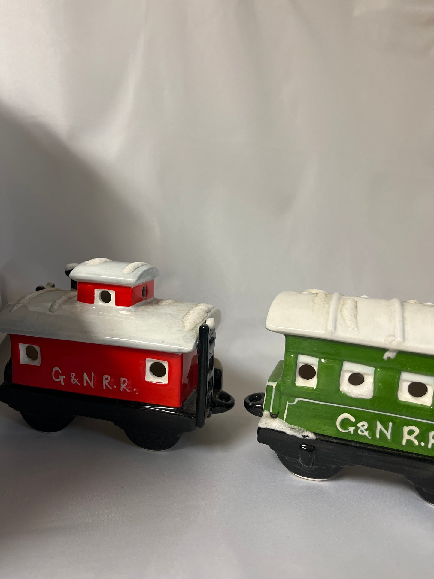 Train Station With 3 Train Cars- Not in Original Box