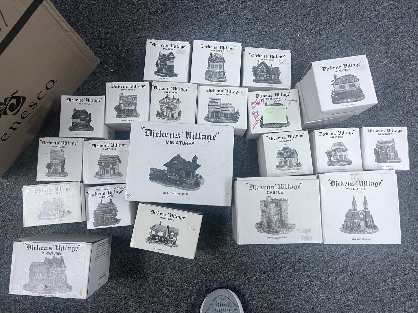 Dickens Village Miniatures- AS IS