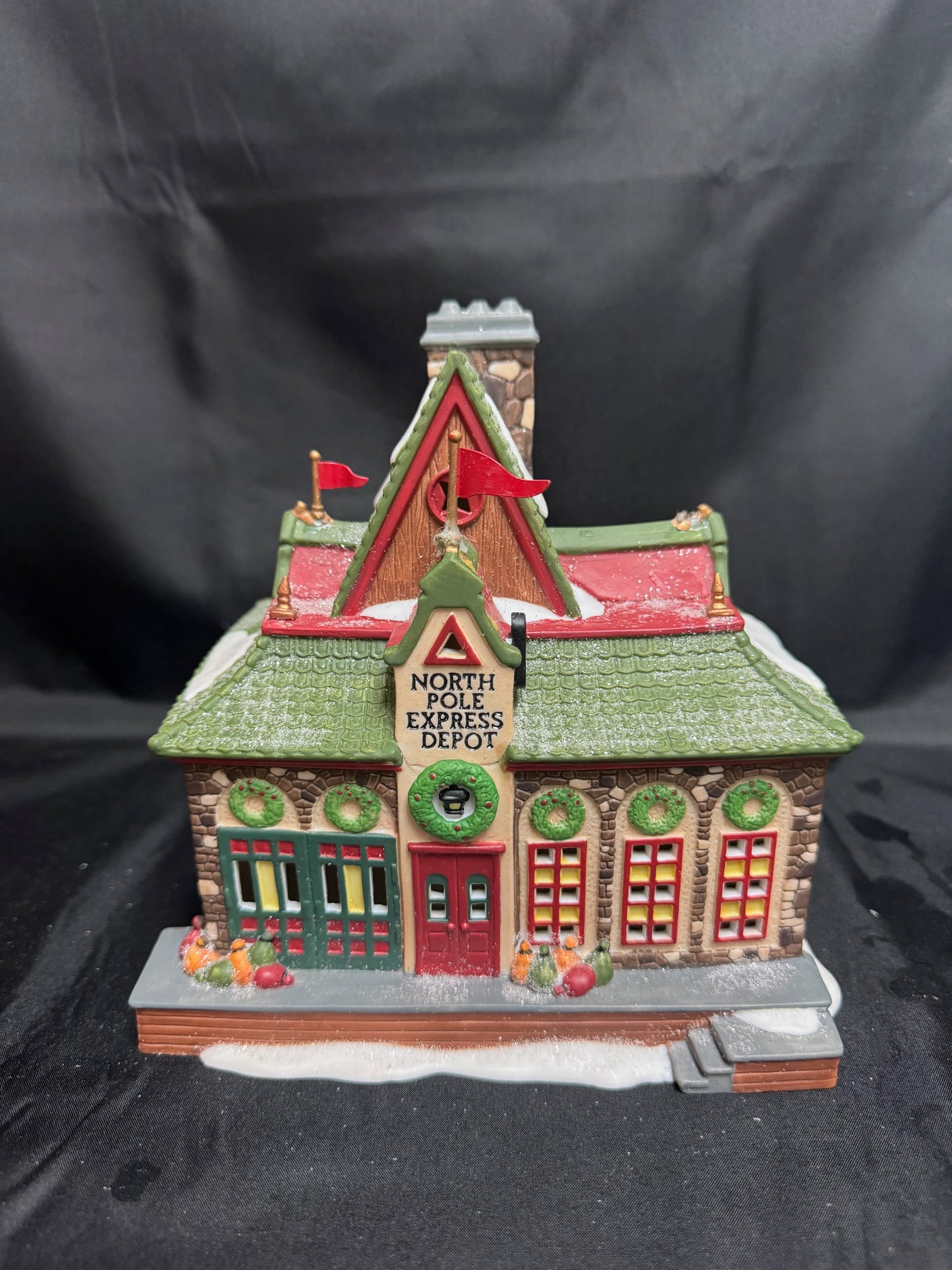 North Pole Express Depot - Read Description