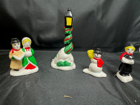 Set of Carolers (4 pieces) - No box