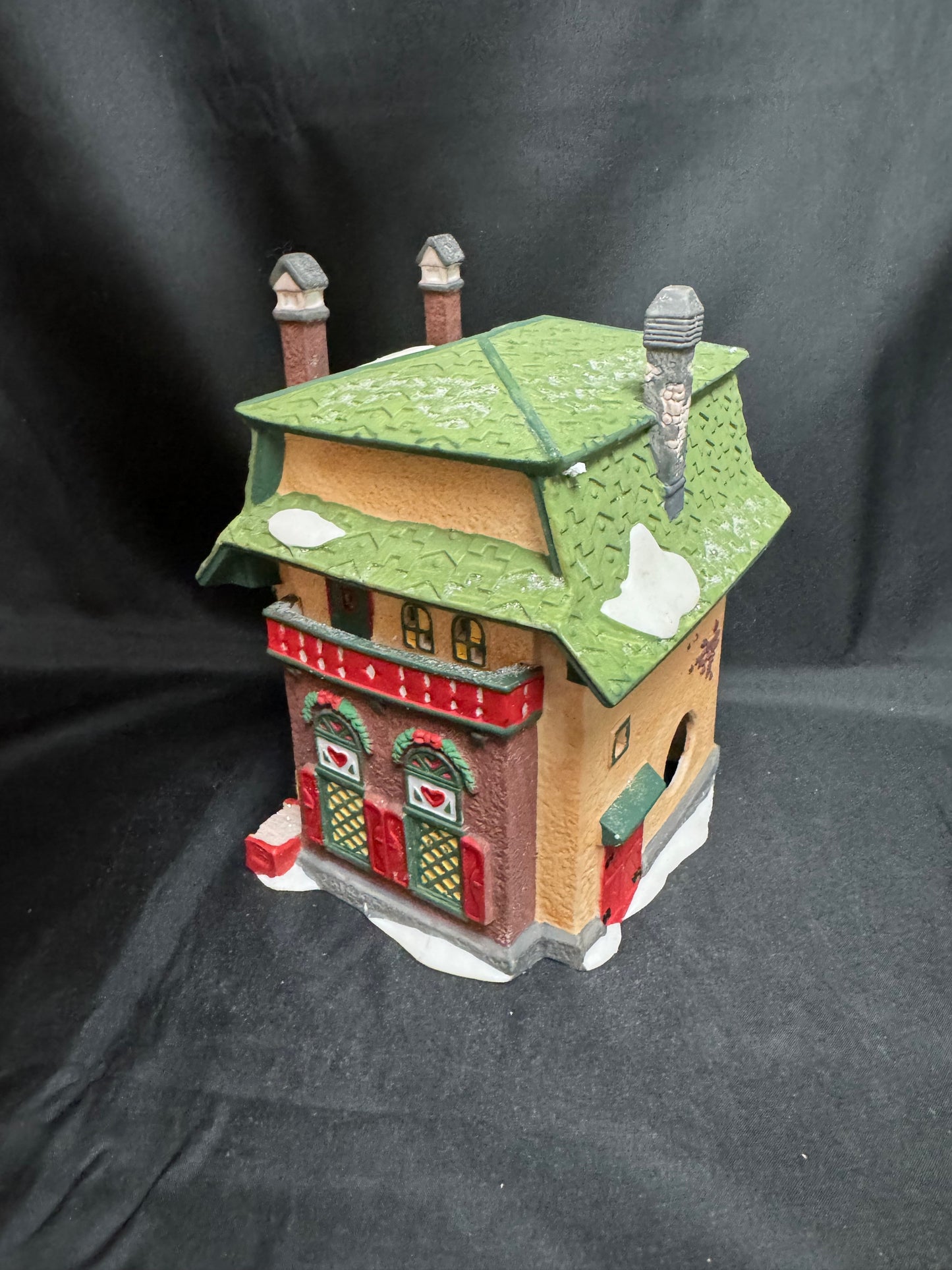 Elfie’s Sleds And Skates - Read Description