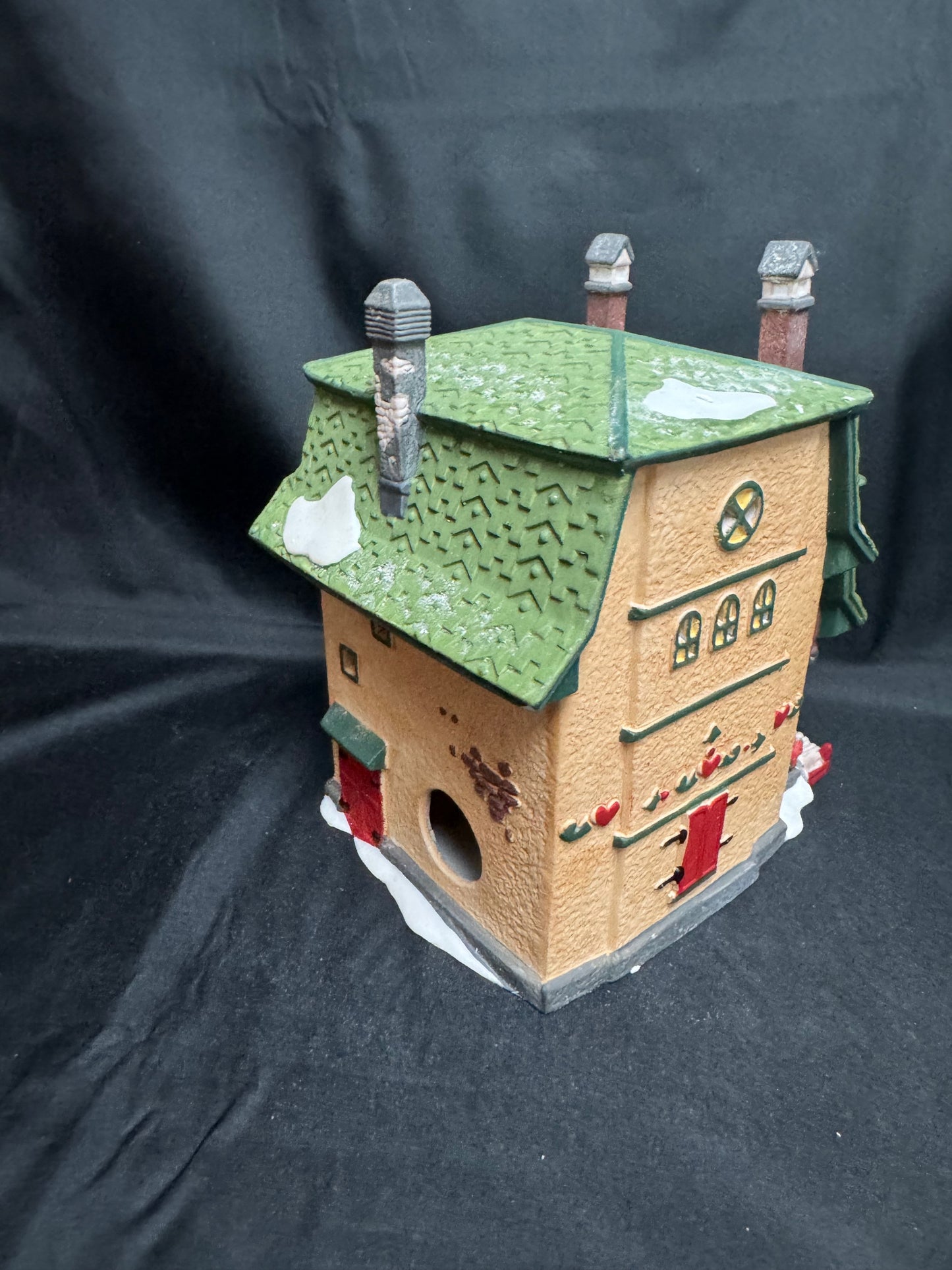 Elfie’s Sleds And Skates - Read Description