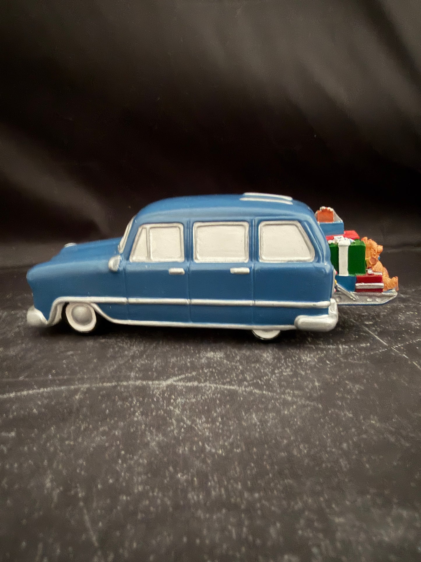 1224 Kissing Claus Lane Set of 4