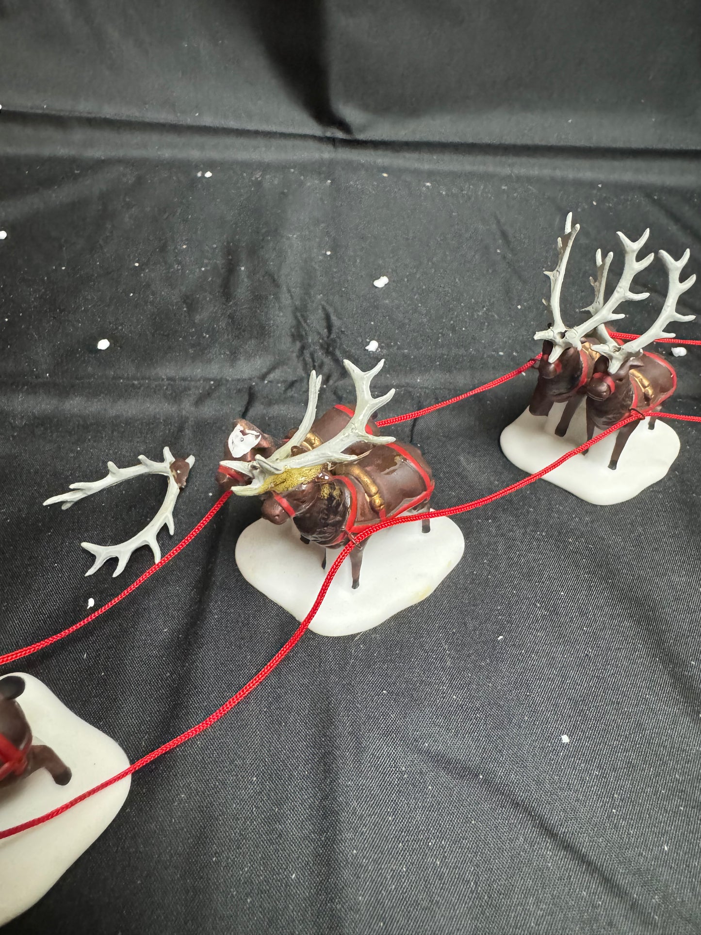 Sleigh And Eight Tiny Reindeer - Read Description