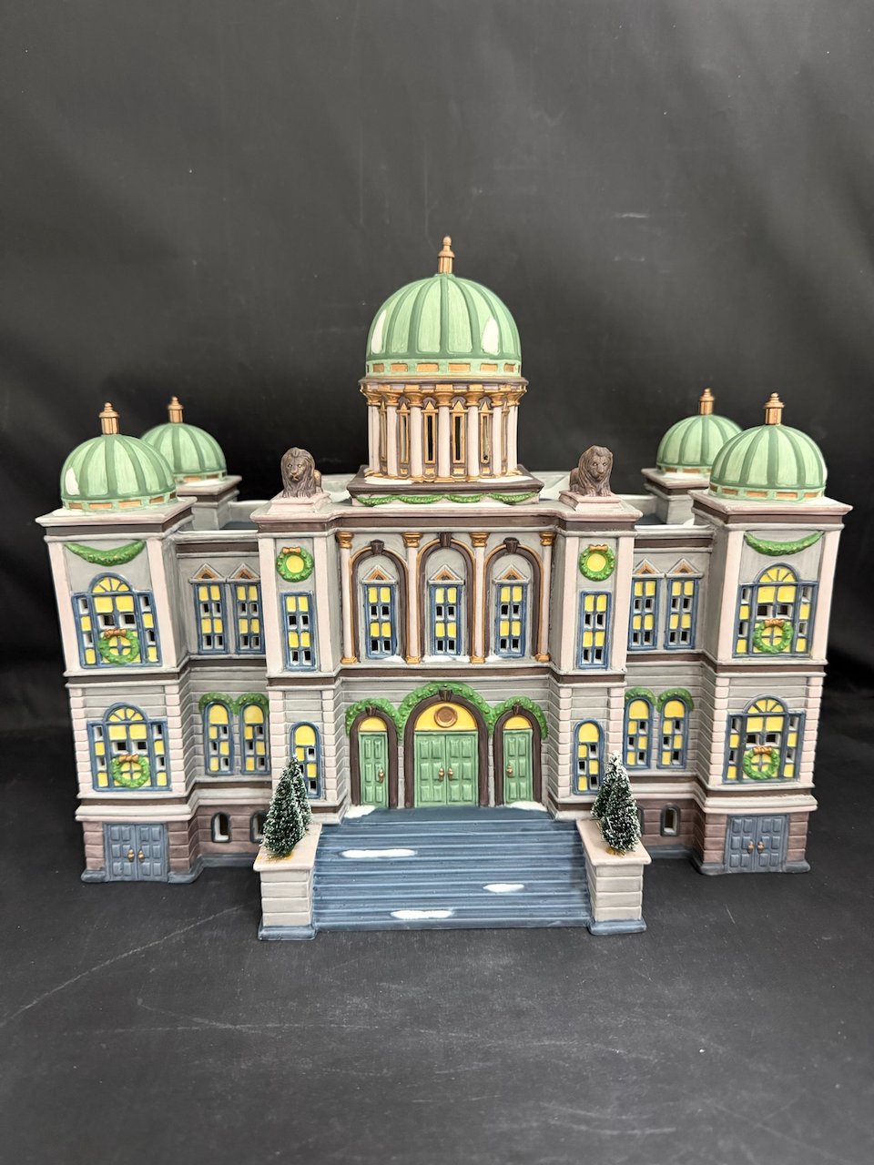 The Capitol - Read Description