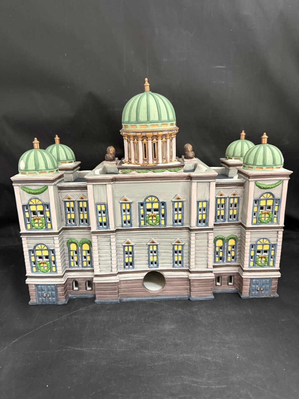 The Capitol - Read Description