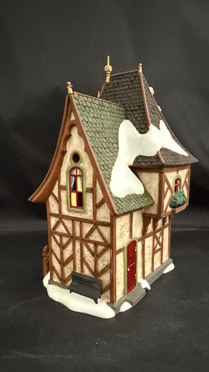 1 Royal Tree Court Holiday Gift Set