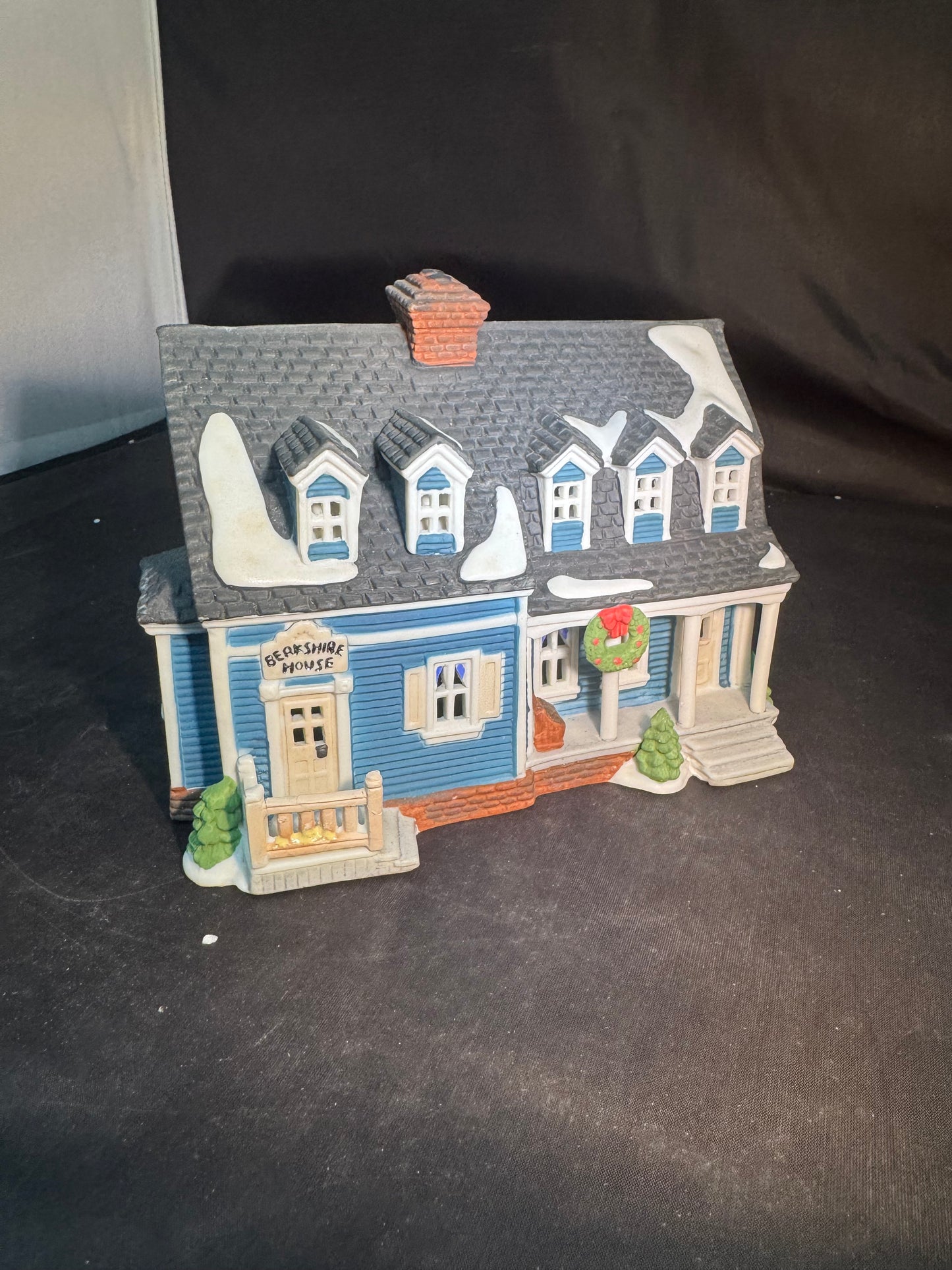 Berkshire House - Read Description