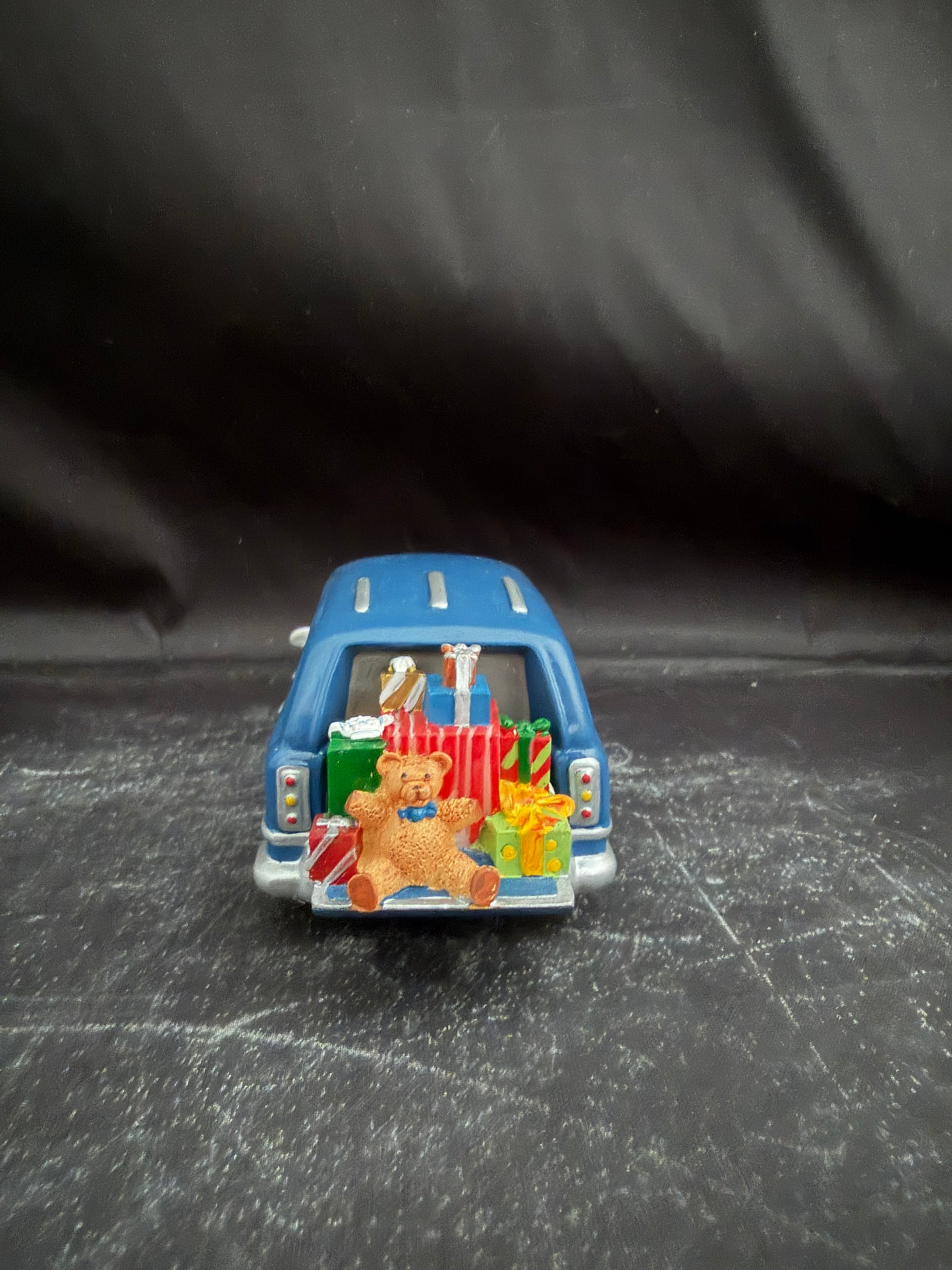 1224 Kissing Claus Lane Set of 4