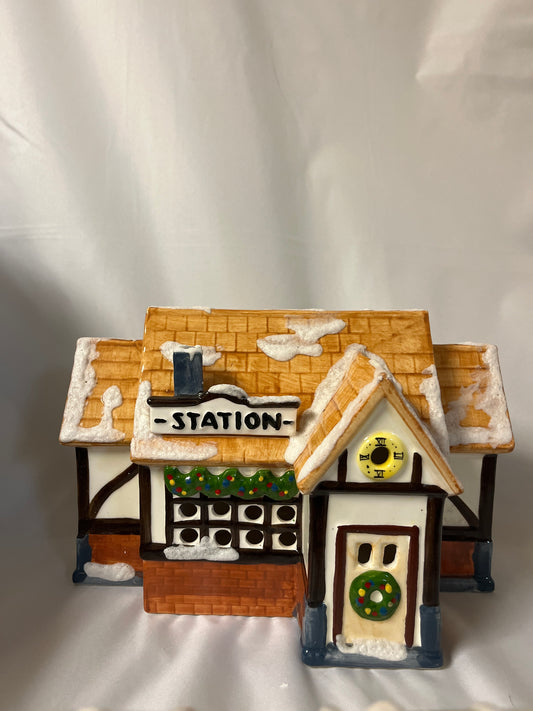 Train Station With 3 Train Cars- Not in Original Box