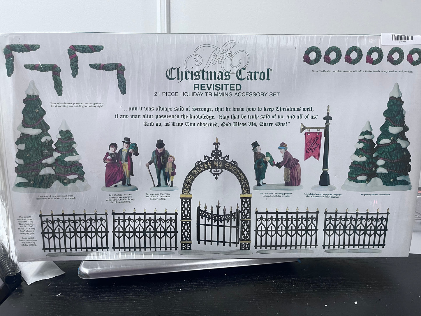 the Christmas Carol Revisited 21 Piece Holiday Trimming Accessory Set