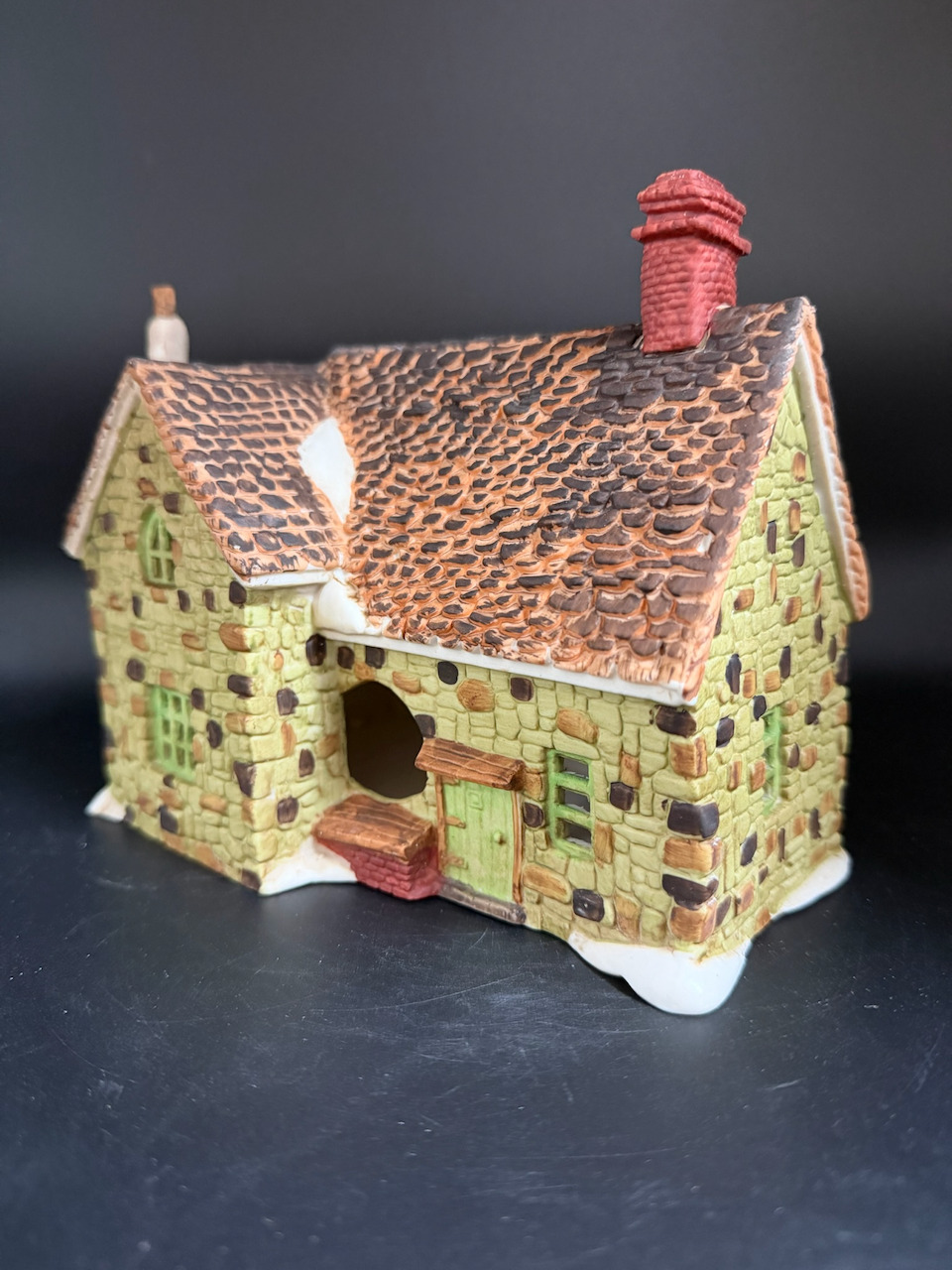 Dickens’ Village Cottage