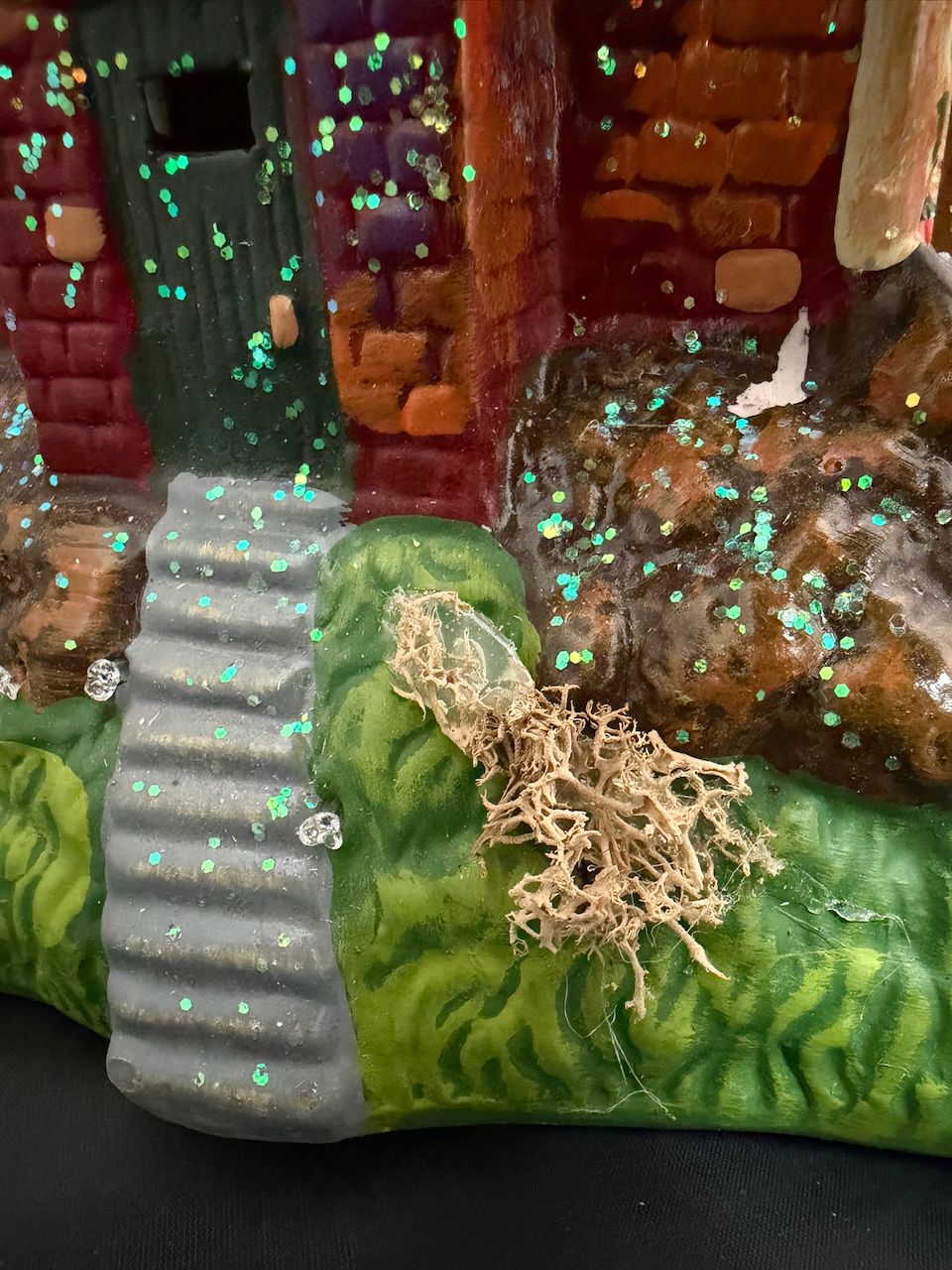 The Haunted House - Read Description
