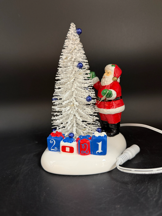 Santa Comes To Town, 2021