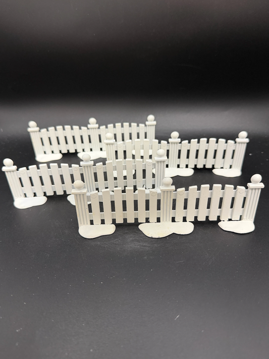 Village Picket Fence 4 Pieces Enameled Cast Metal