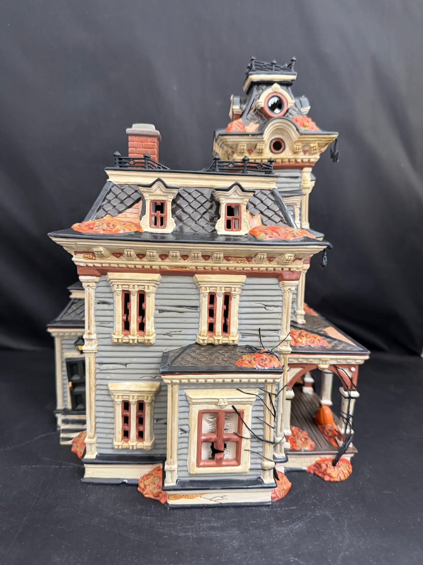 Grimsly Manor- Read Description