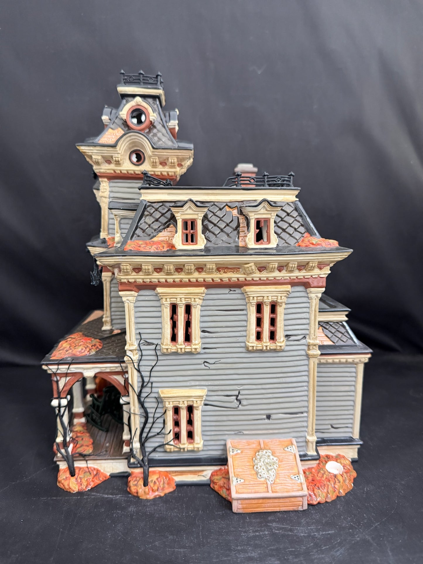 Grimsly Manor- Read Description