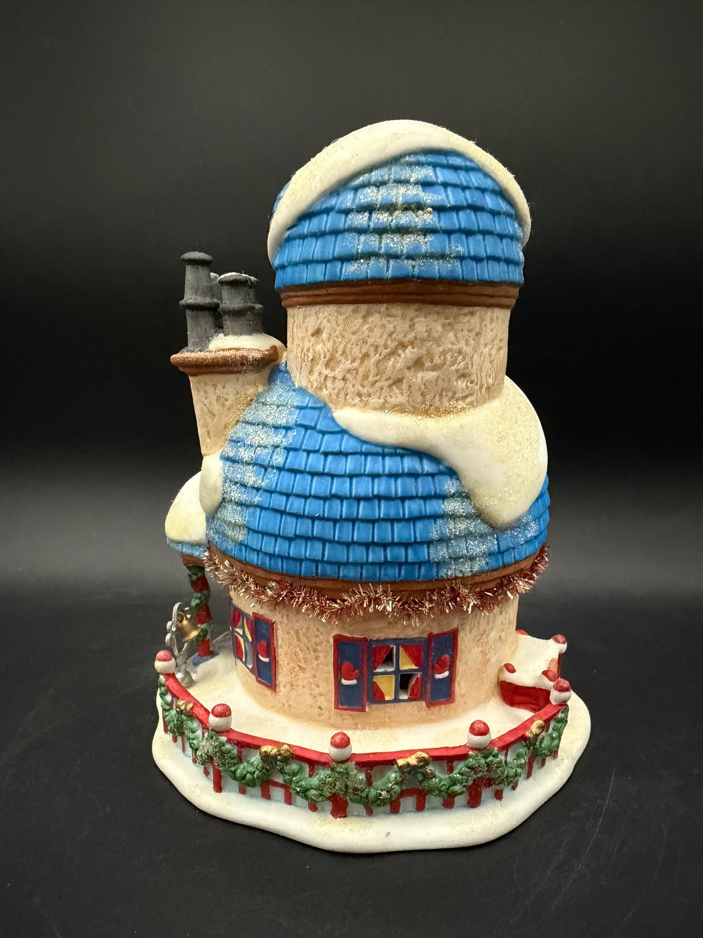 Mitten Manor- Read Description