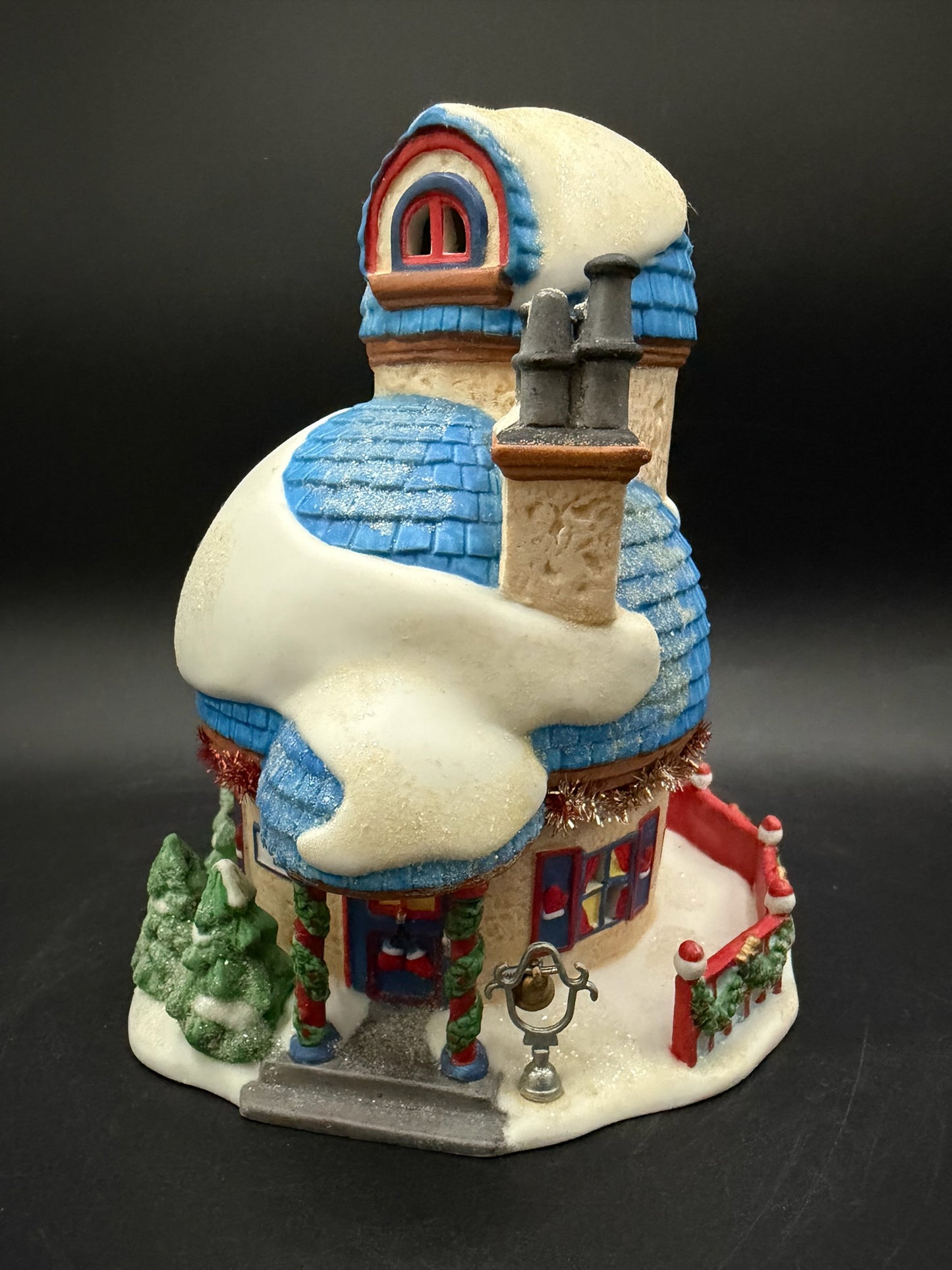 Mitten Manor- Read Description