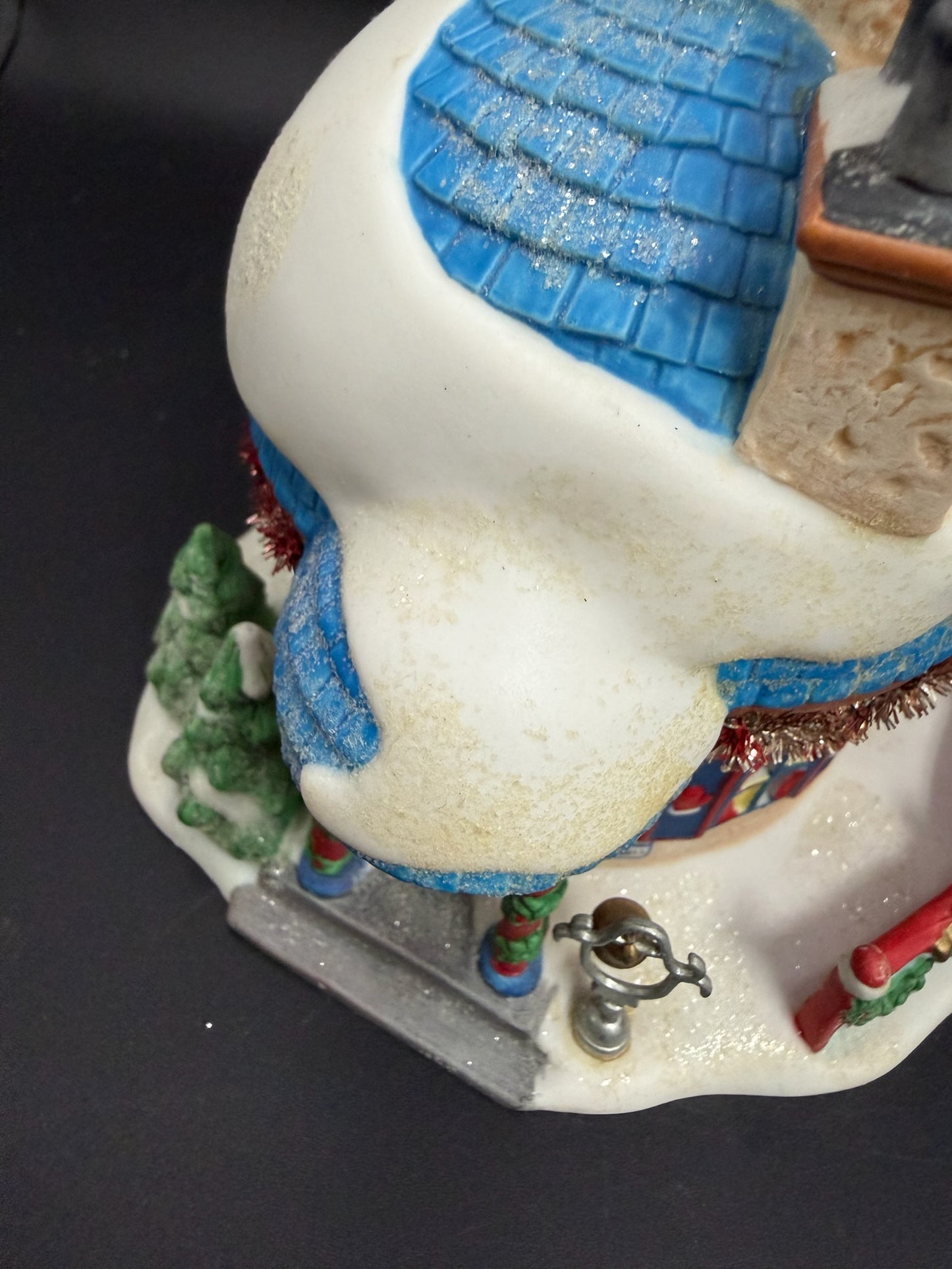 Mitten Manor- Read Description