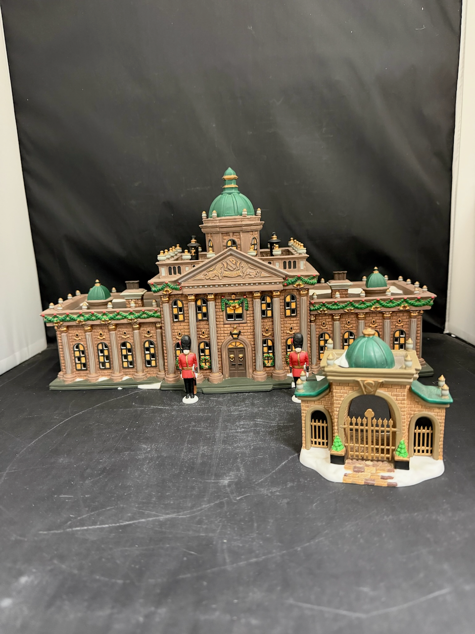 Ramsford Palace Set Of 17