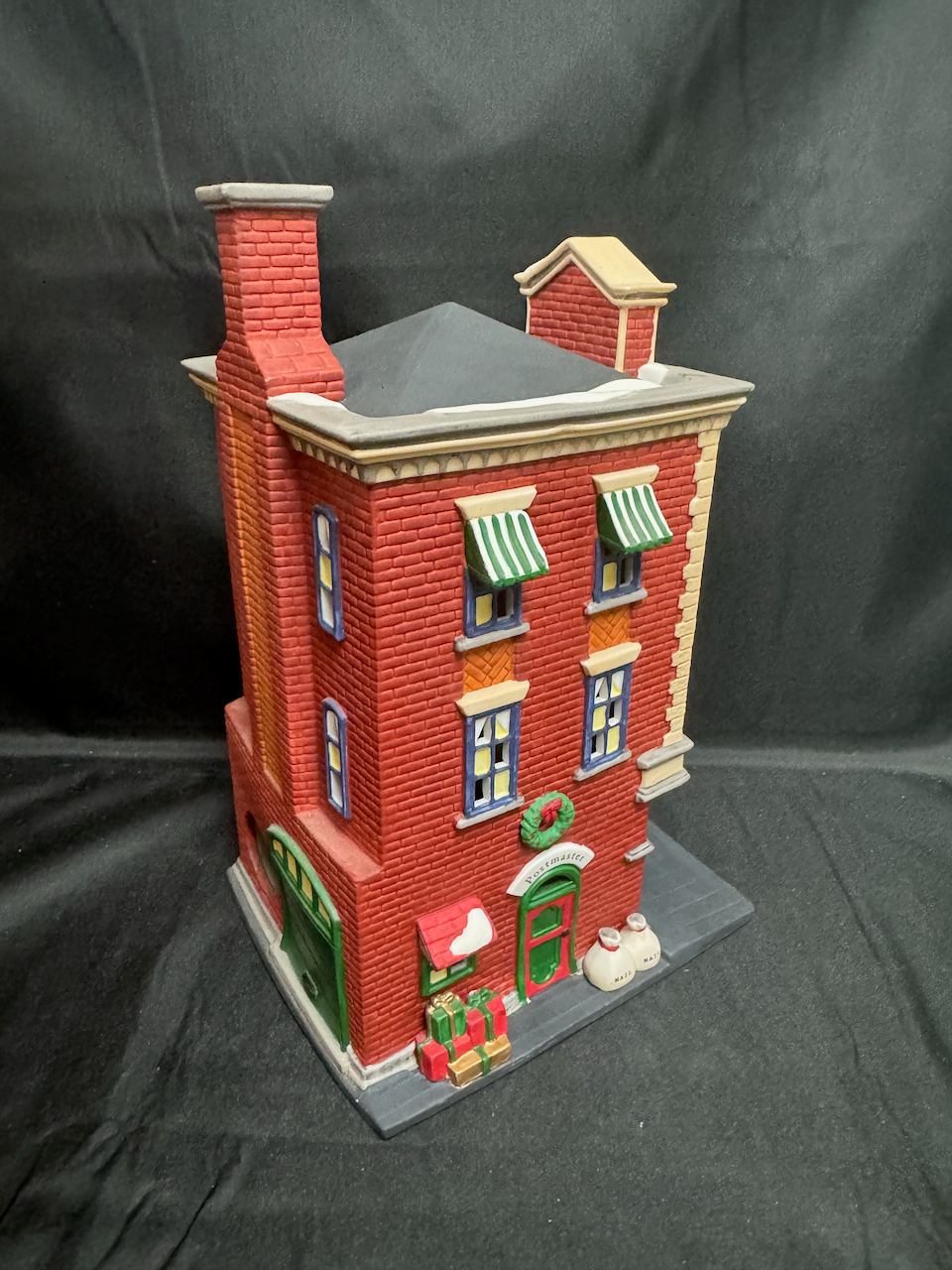 Washington Street Post Office - No mailboxes