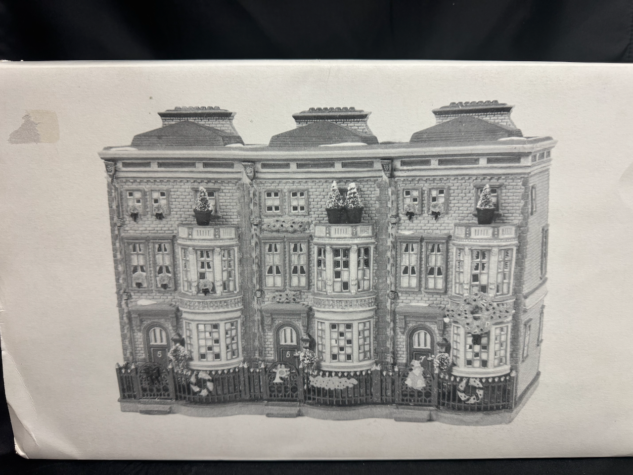 Mulberrie Court - Read Description