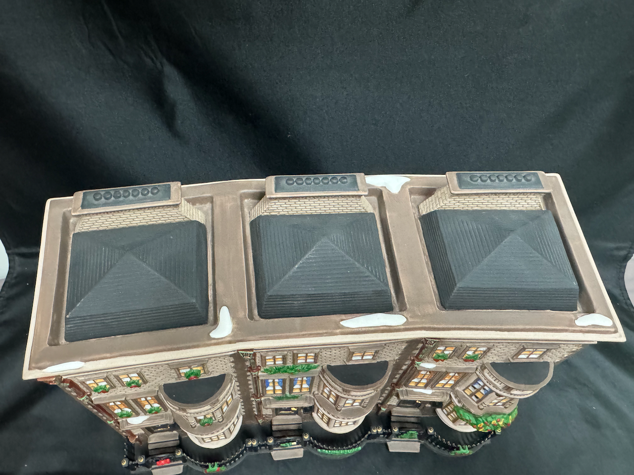 Mulberrie Court - Read Description