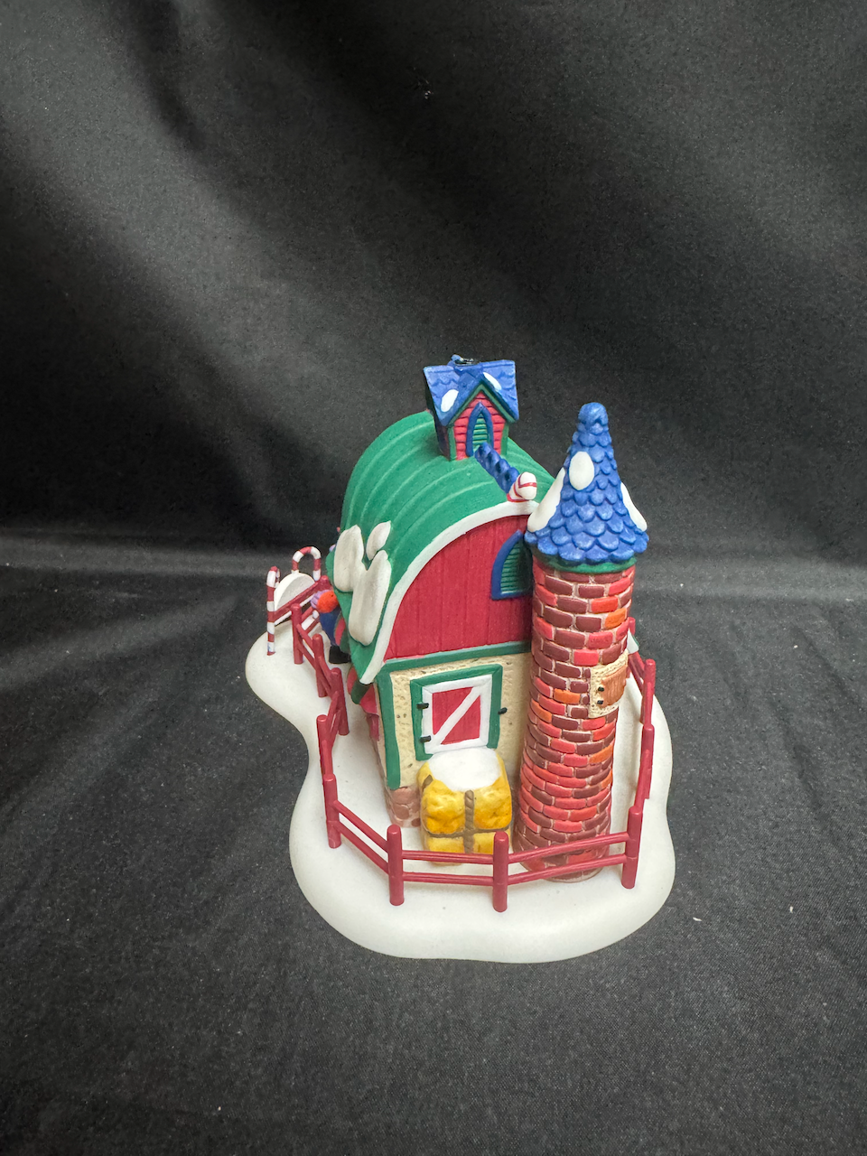 North Pole Petting Zoo - See Description