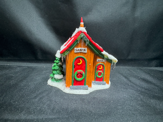 Up North Outhouse - Read Description