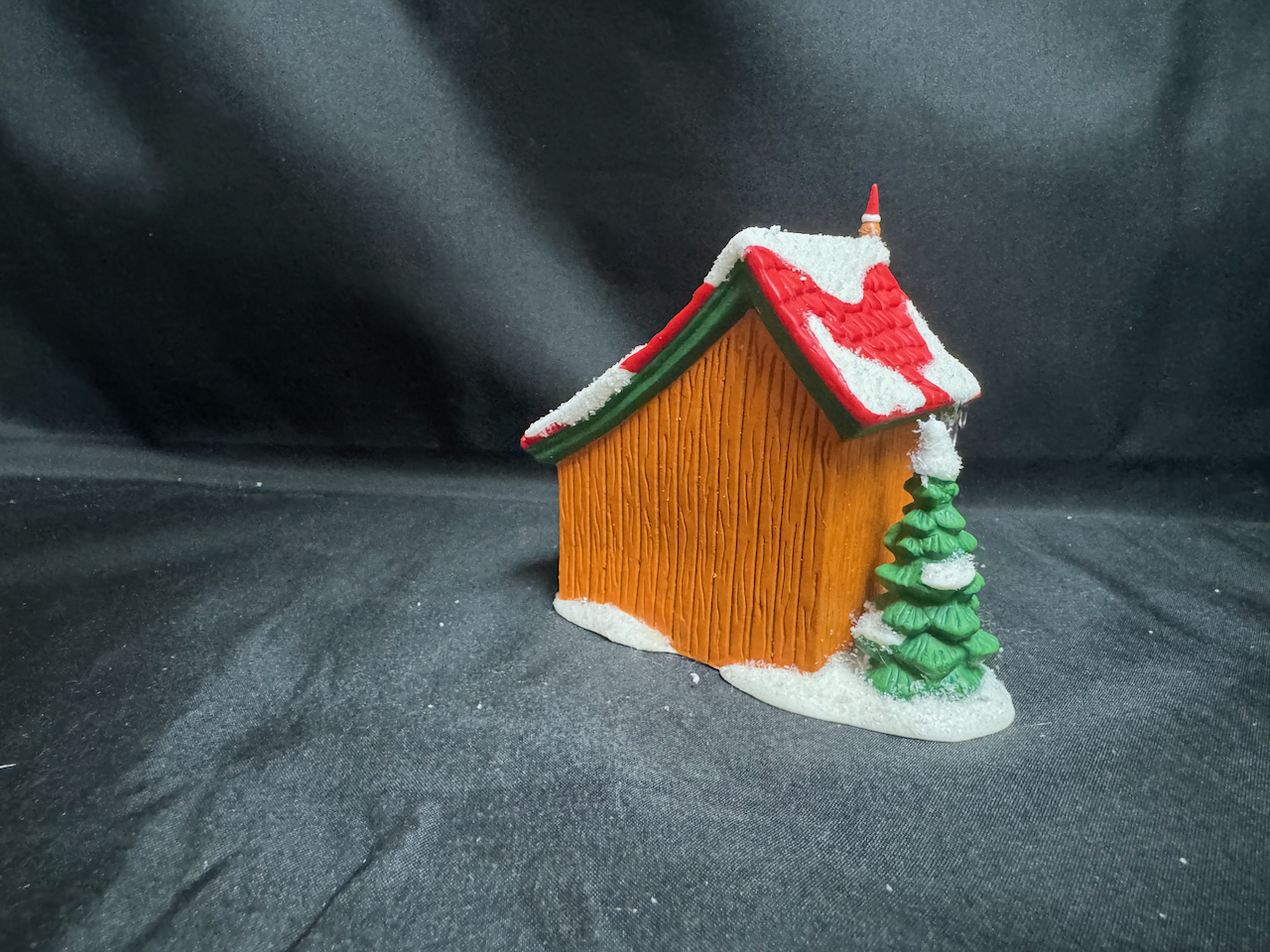 Up North Outhouse - Read Description