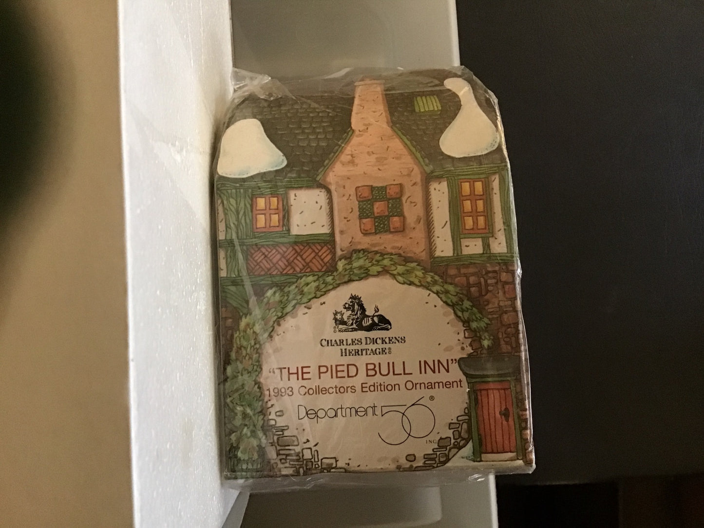 The Pied Bull Inn 1993 Collectors Edition Ornament